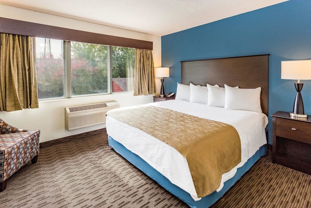 Photo of Bedroom in Long Lake