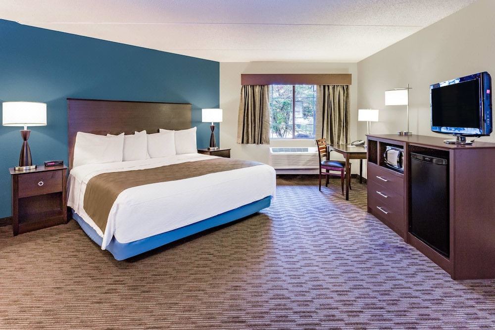 Photo of Bedroom in Long Lake