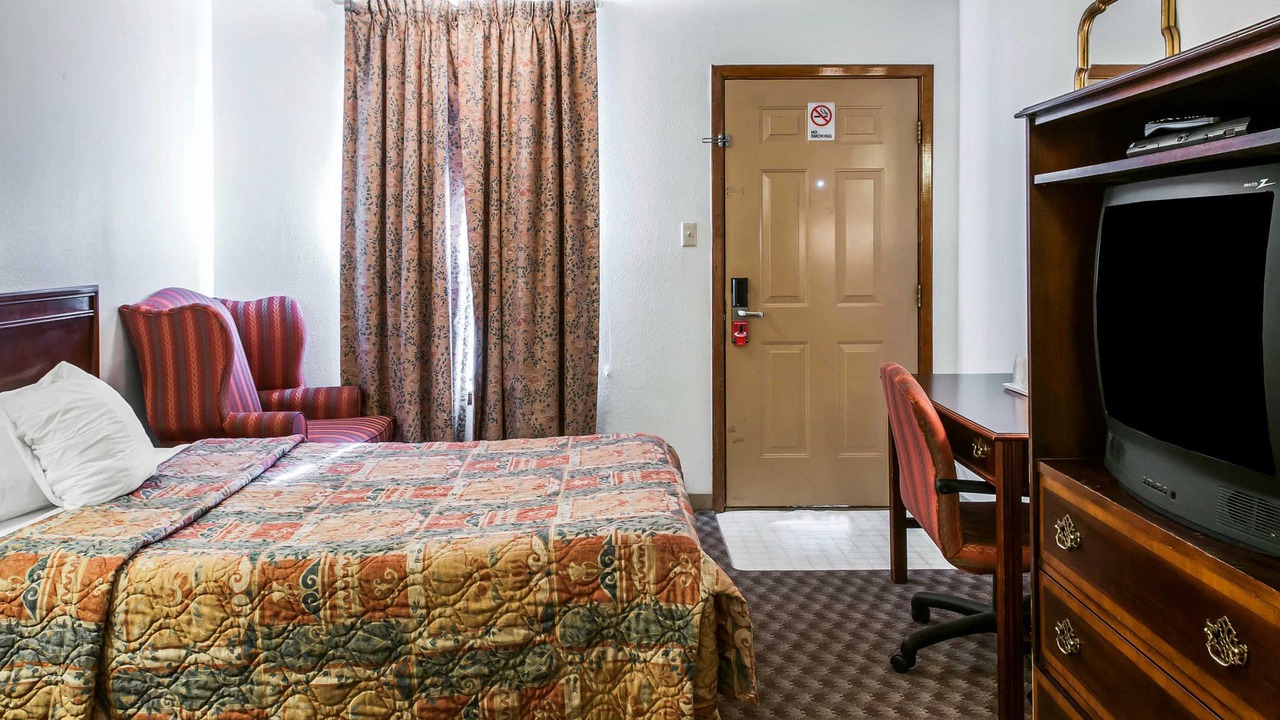 Photo of Bedroom in Eagle Nest