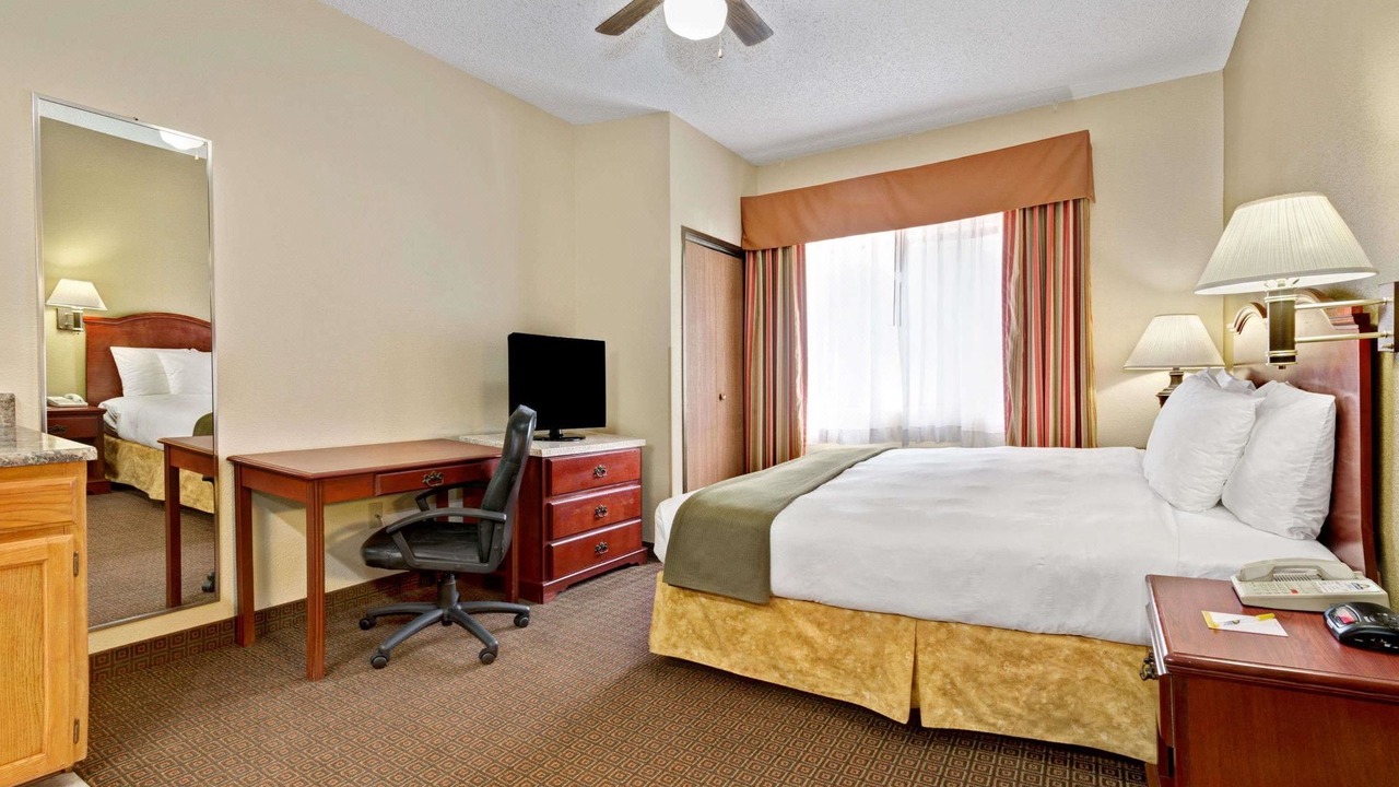 Photo of Bedroom in Bernalillo