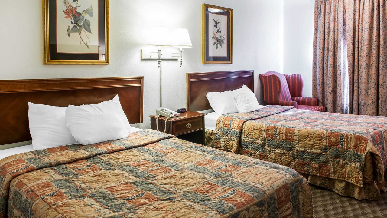 Photo of Bedroom in Eagle Nest