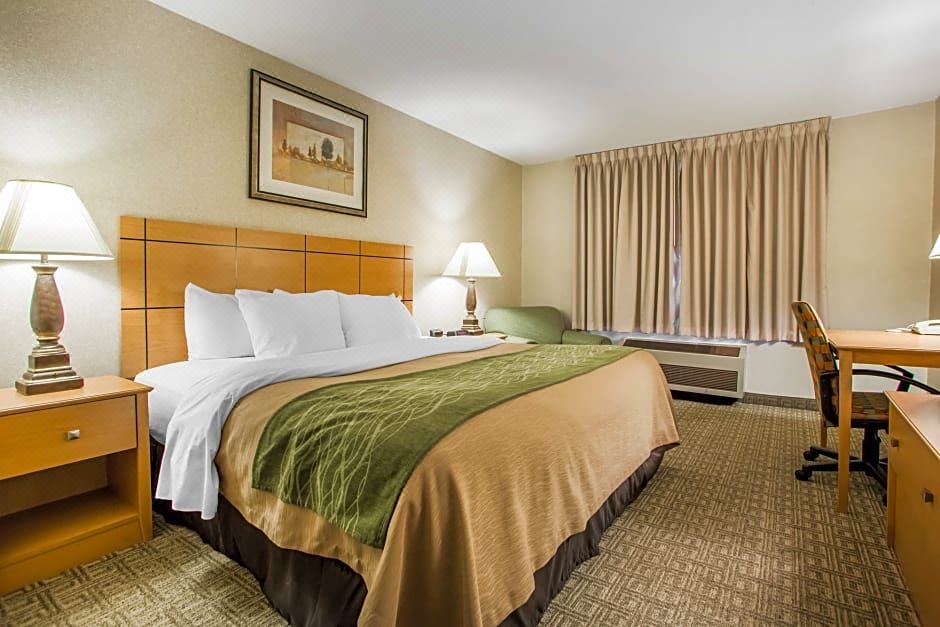 Photo of Bedroom in Ashwaubenon