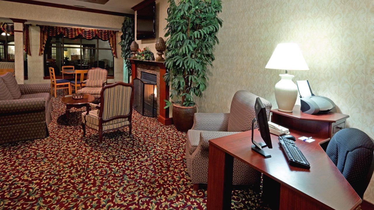 Photo of Livingroom in Rensselaer