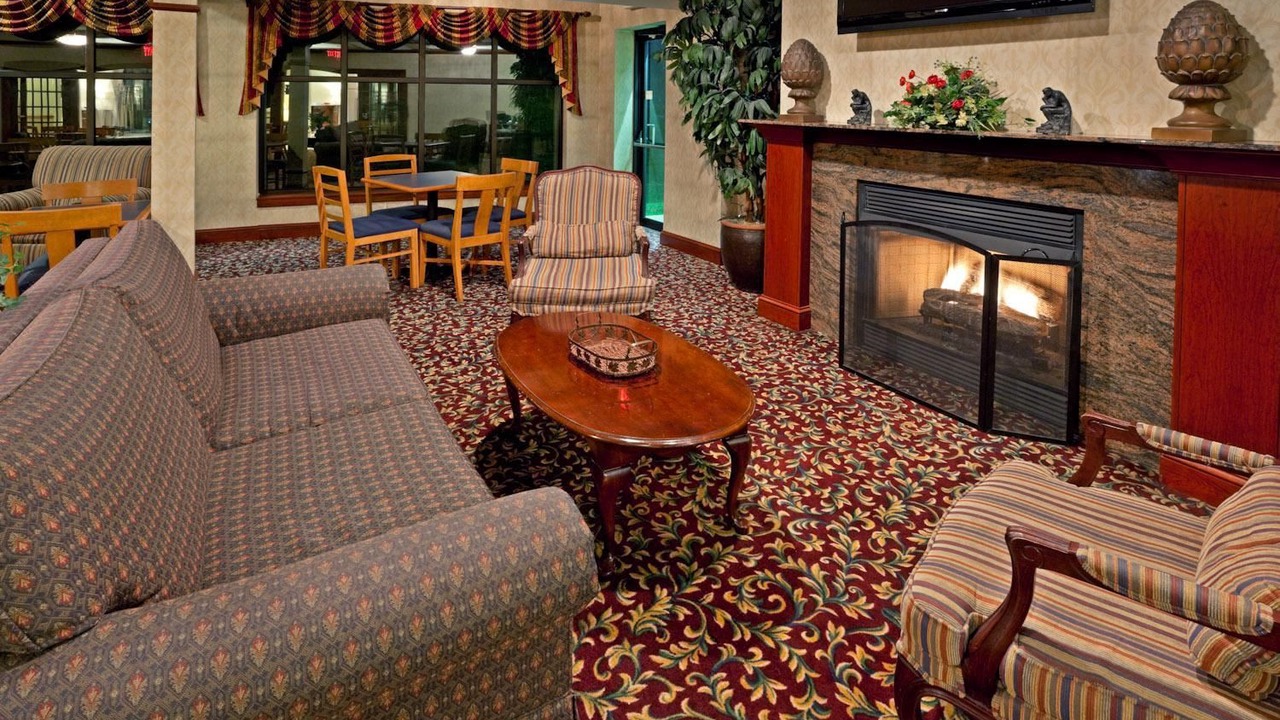 Photo of Livingroom in Rensselaer