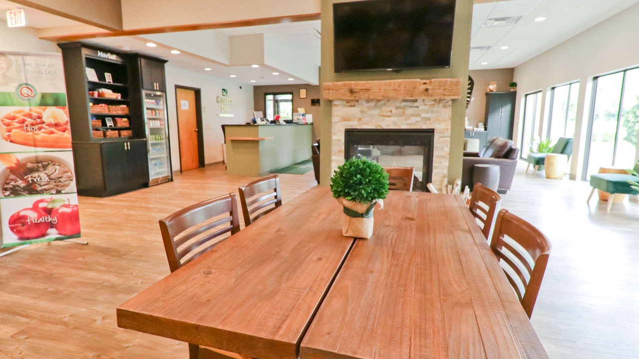 Photo of Livingroom in Shelburne