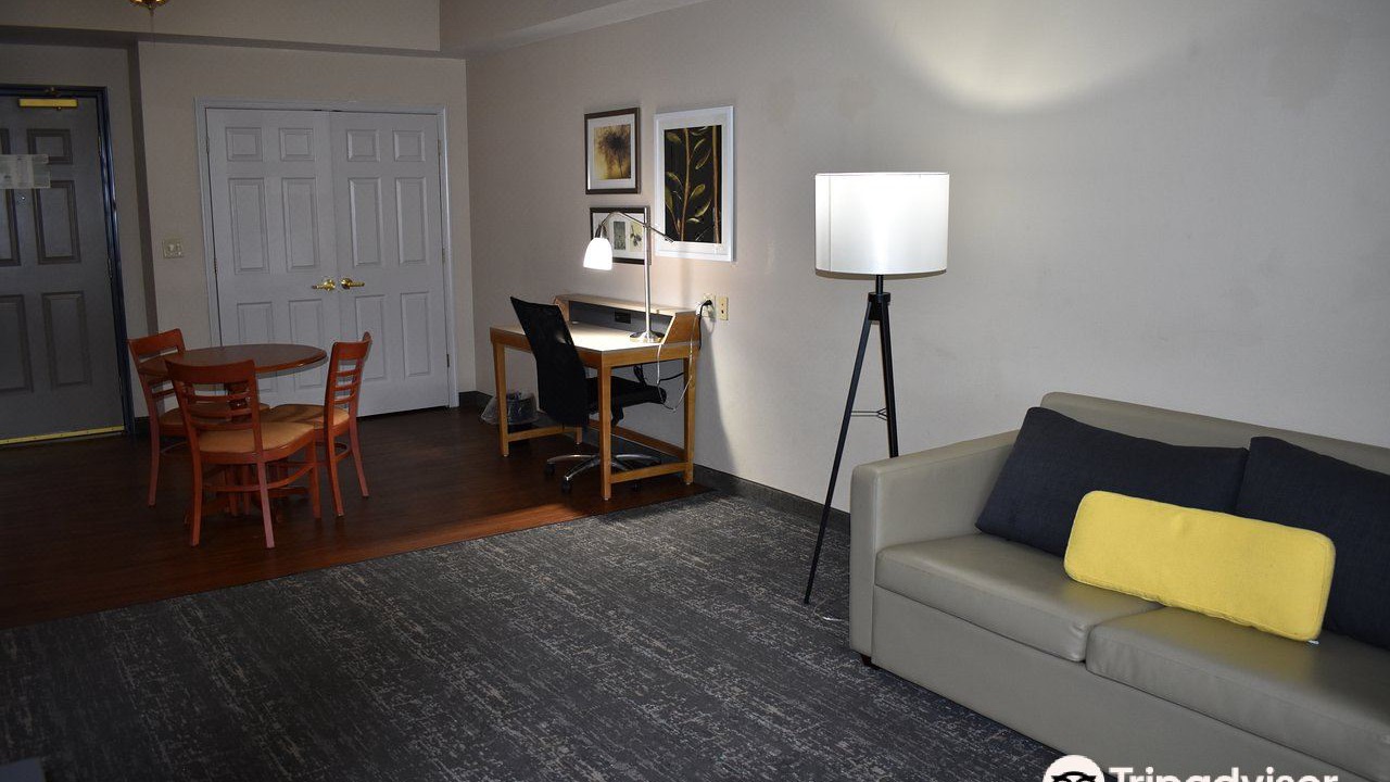 Photo of Livingroom in Halfway