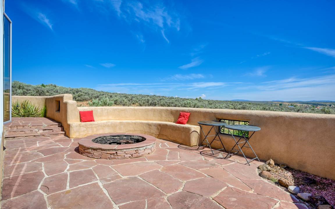 Photo of Patio Balcony in Ranchos De Taos