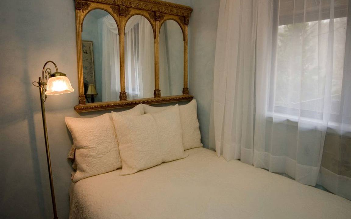 Photo of Bedroom in Compton