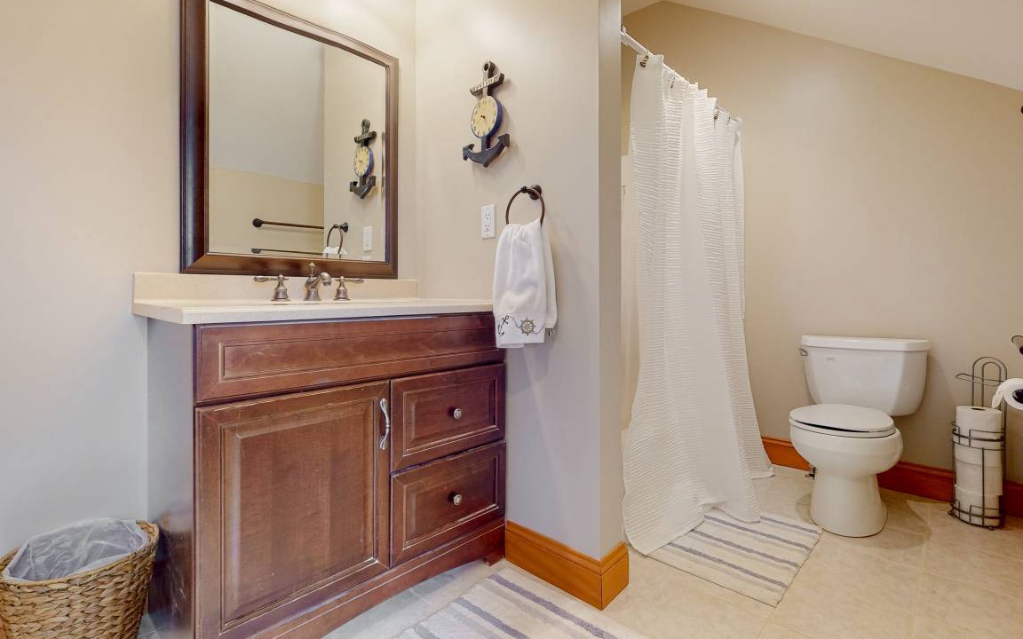 Photo of Bathroom in Malletts Bay