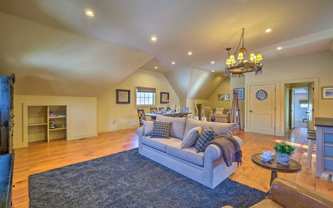 Photo of Livingroom in Manchester Center