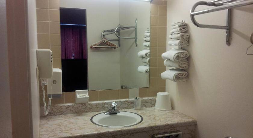 Photo of Bathroom in Winamac
