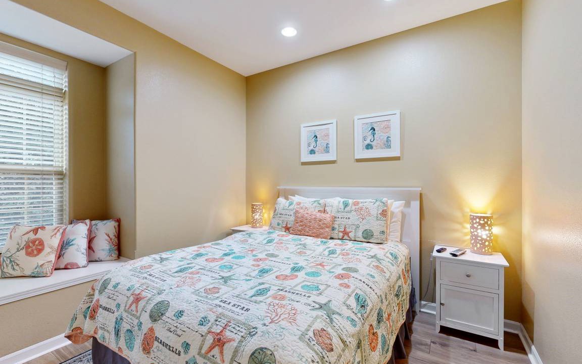 Photo of Bedroom in Lake Delton