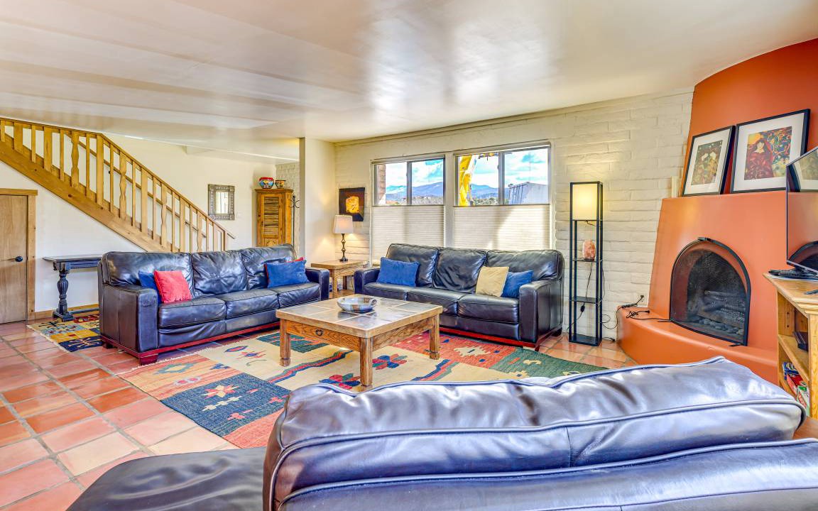 Photo of Livingroom in Northeast Santa Fe