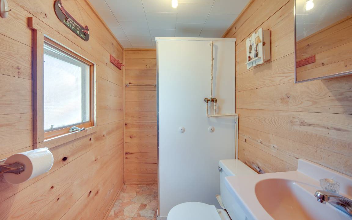 Photo of Bathroom in Stone Lake