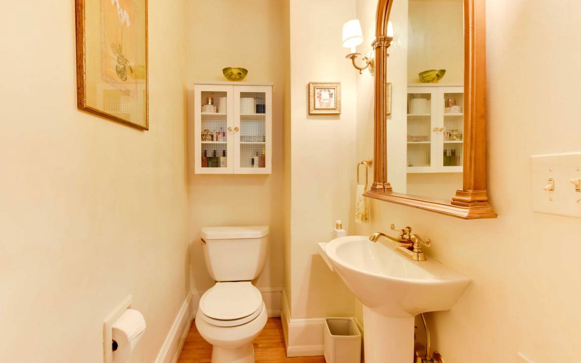Photo of Bathroom in East Isles