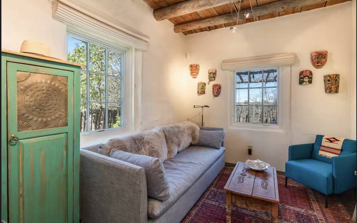 Photo of Livingroom in Historic Eastside