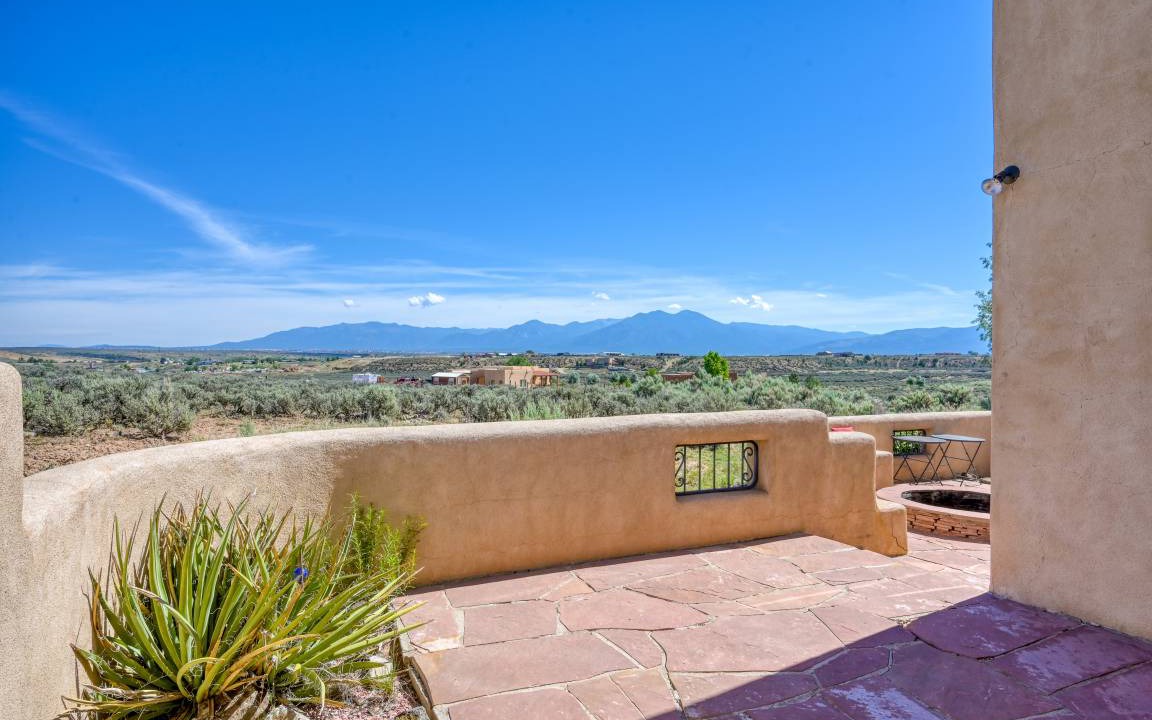 Photo of Patio Balcony in Ranchos De Taos