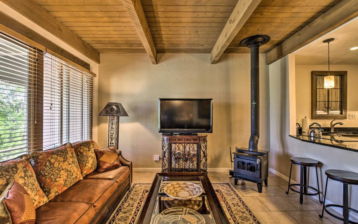 Photo of Livingroom in Northeast Santa Fe