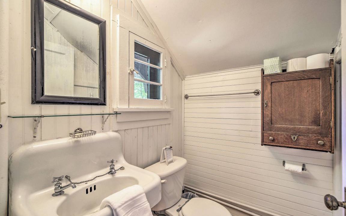 Photo of Bathroom in Saranac Lake