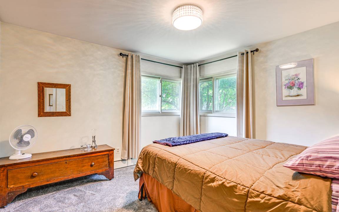 Photo of Bedroom in Lansing
