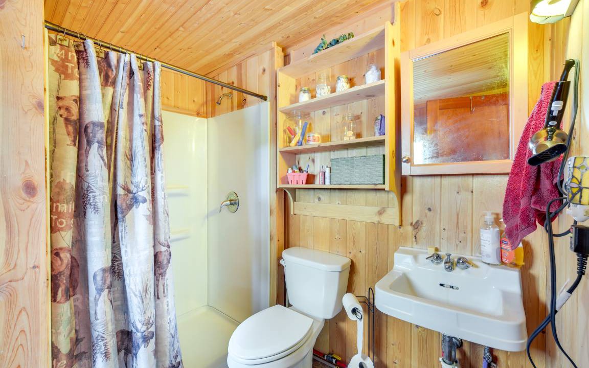 Photo of Bathroom in Minong