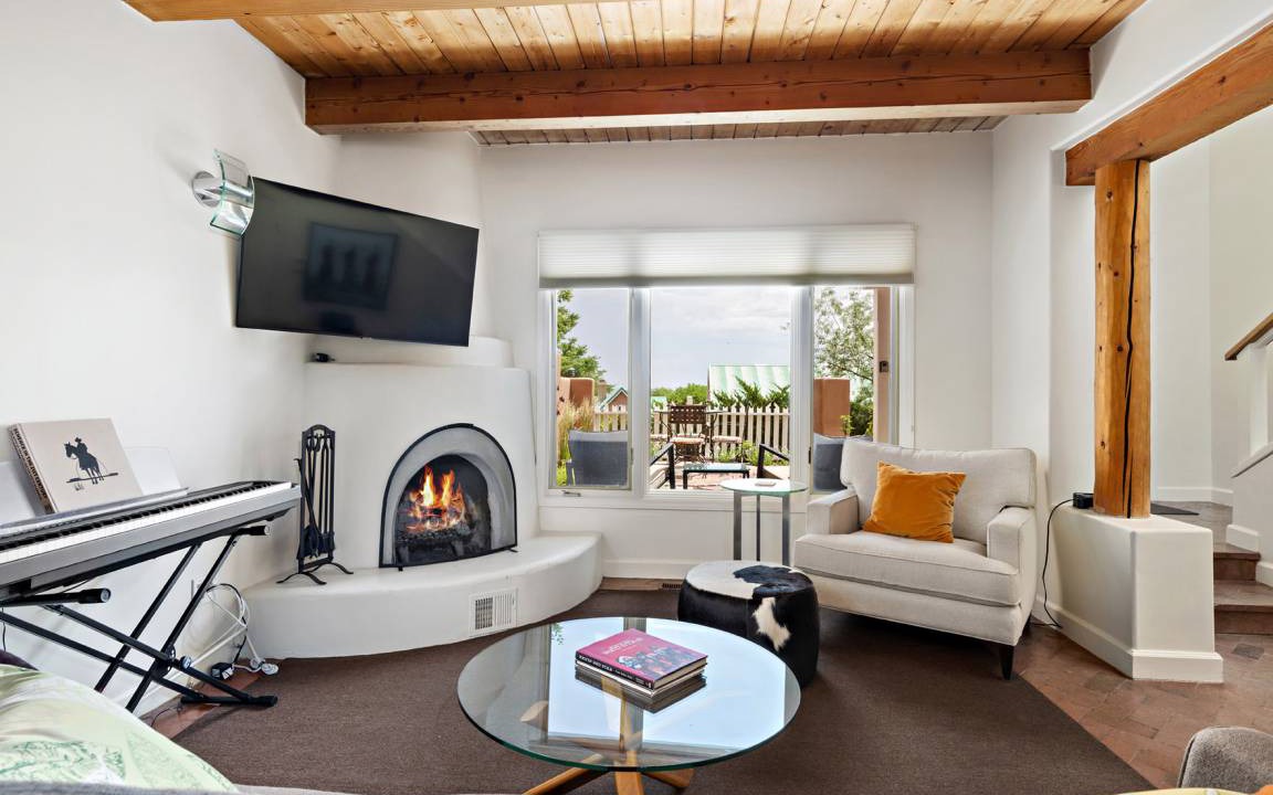 Photo of Livingroom in Northeast Santa Fe