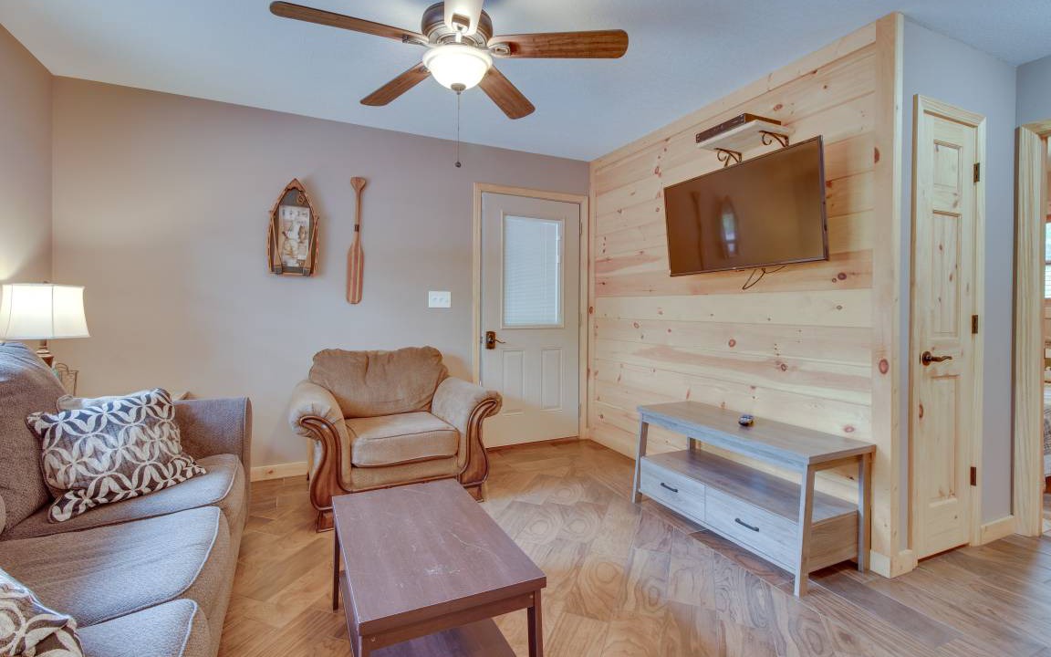 Photo of Livingroom in Van Buren