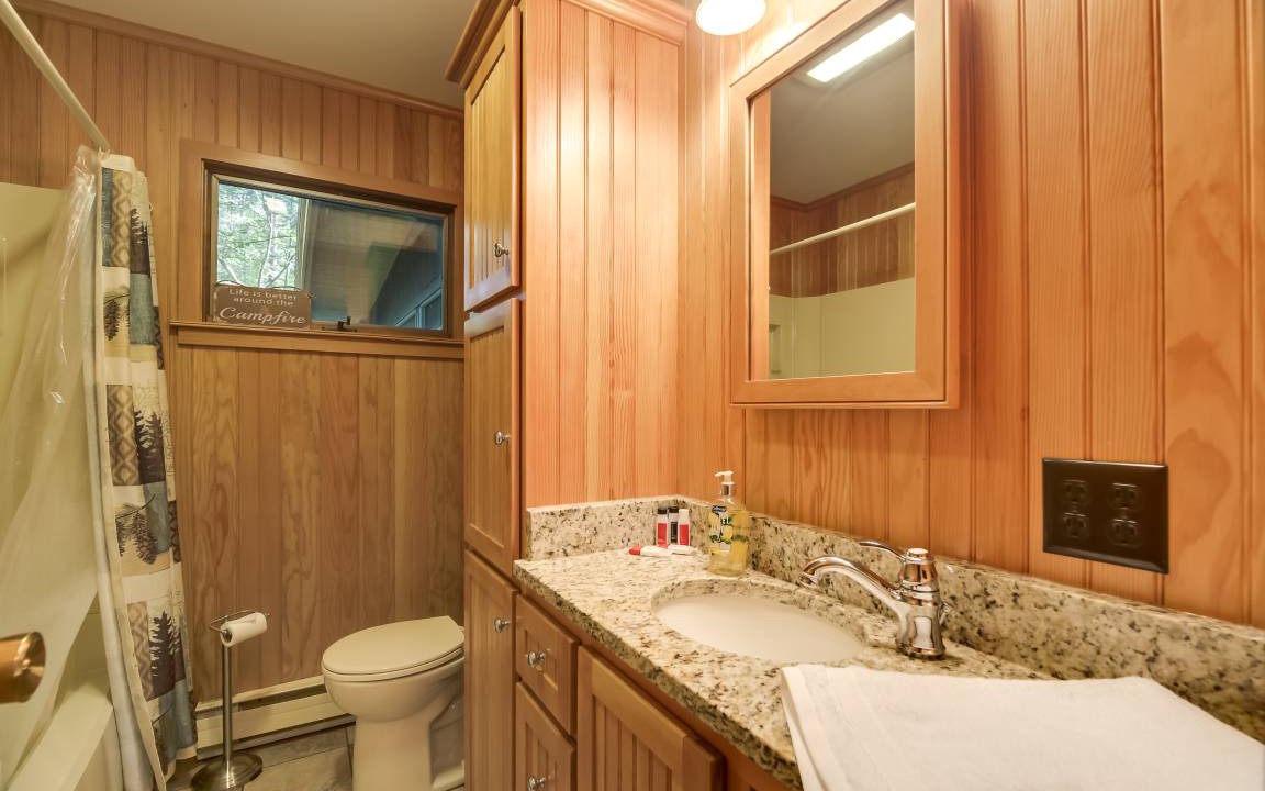 Photo of Bathroom in Jay
