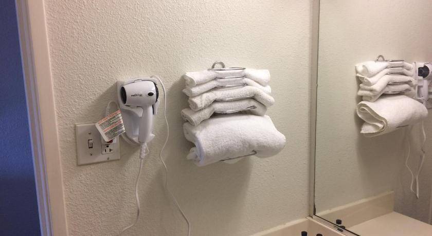Photo of Bathroom in Raton