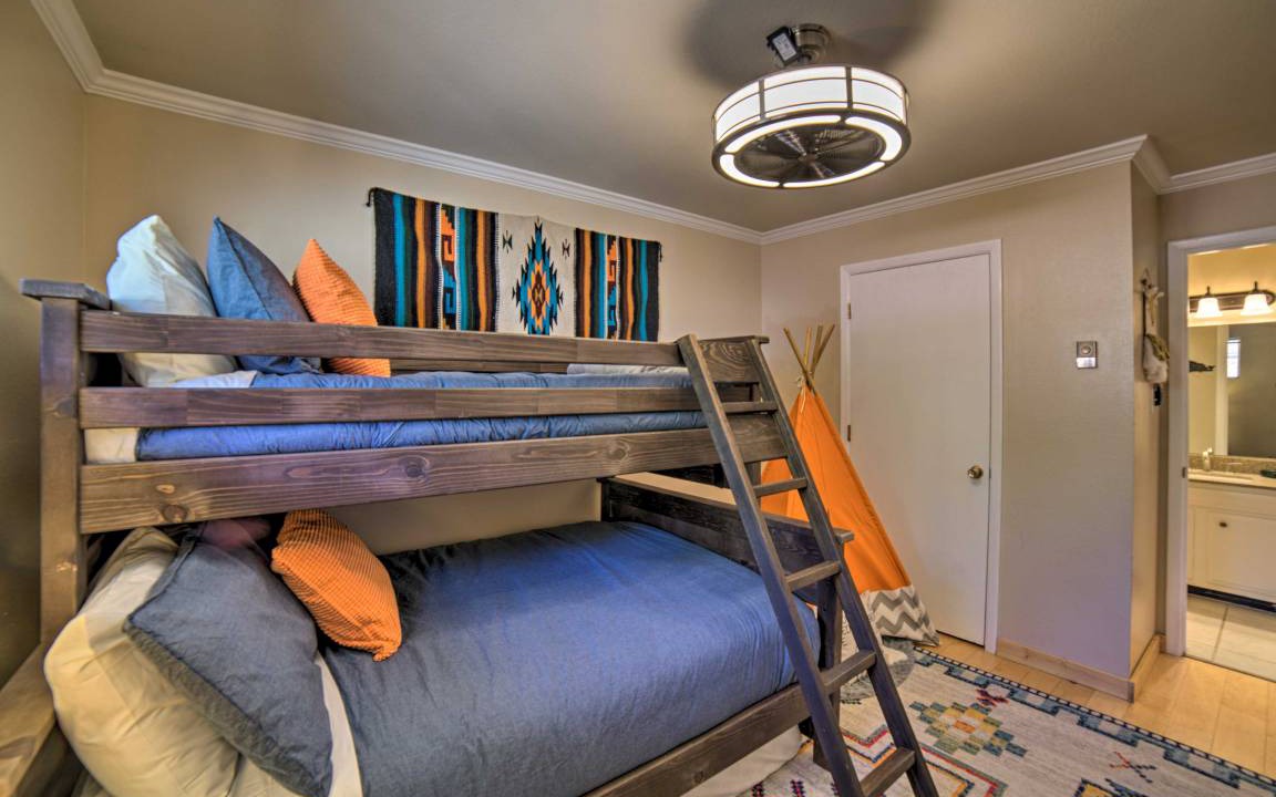 Photo of Bedroom in Red River