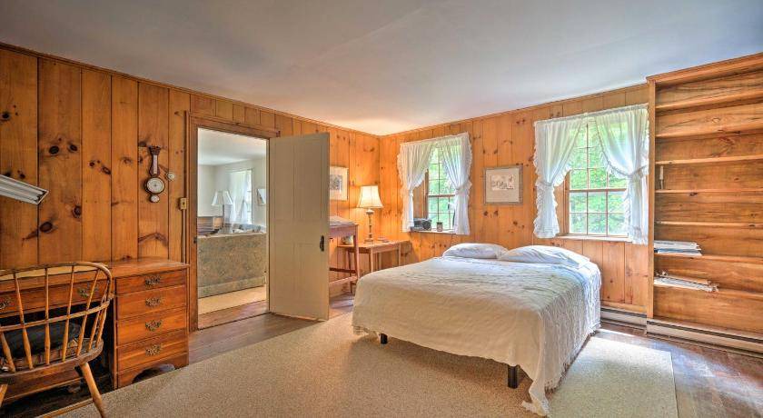 Photo of Bedroom in Salem
