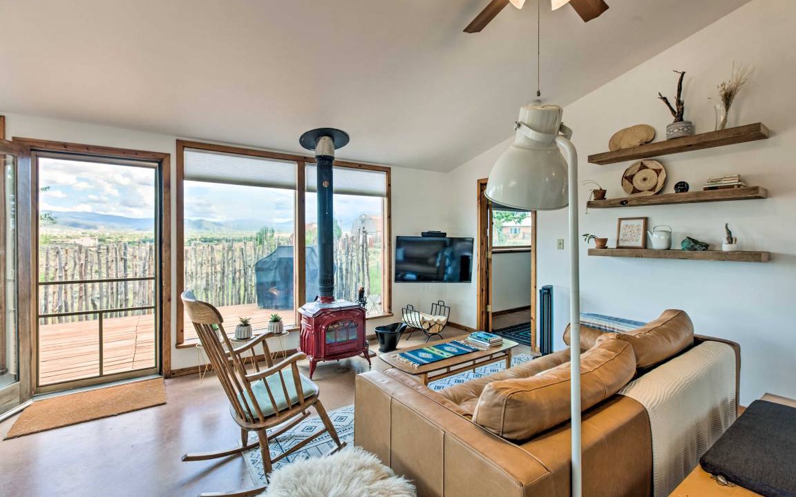 Photo of Livingroom in Taos