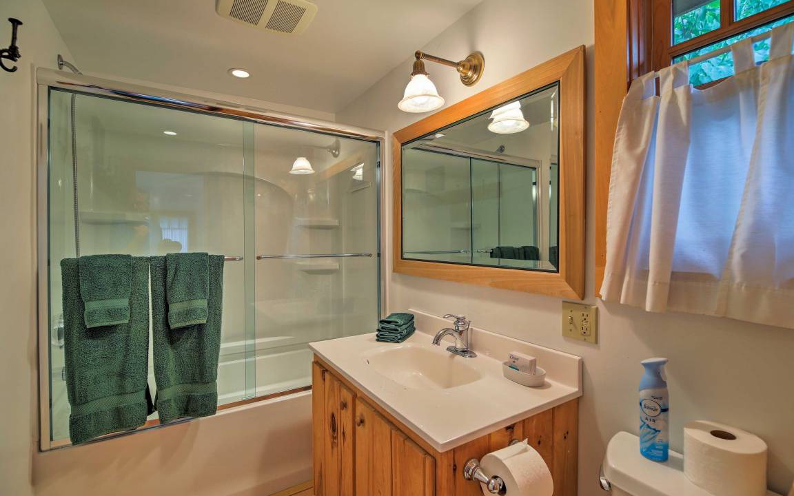Photo of Bathroom in North Hero