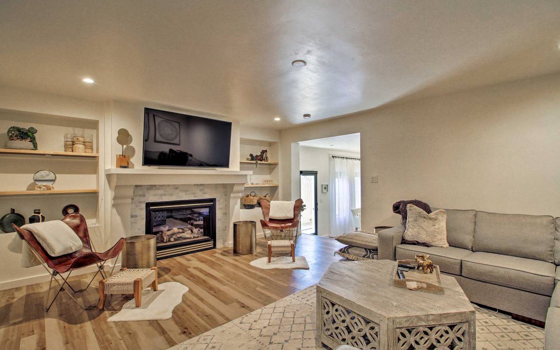 Photo of Livingroom in North Valley