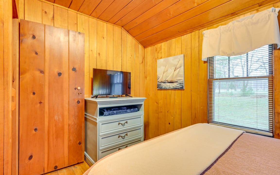 Photo of Bedroom in East Tawas