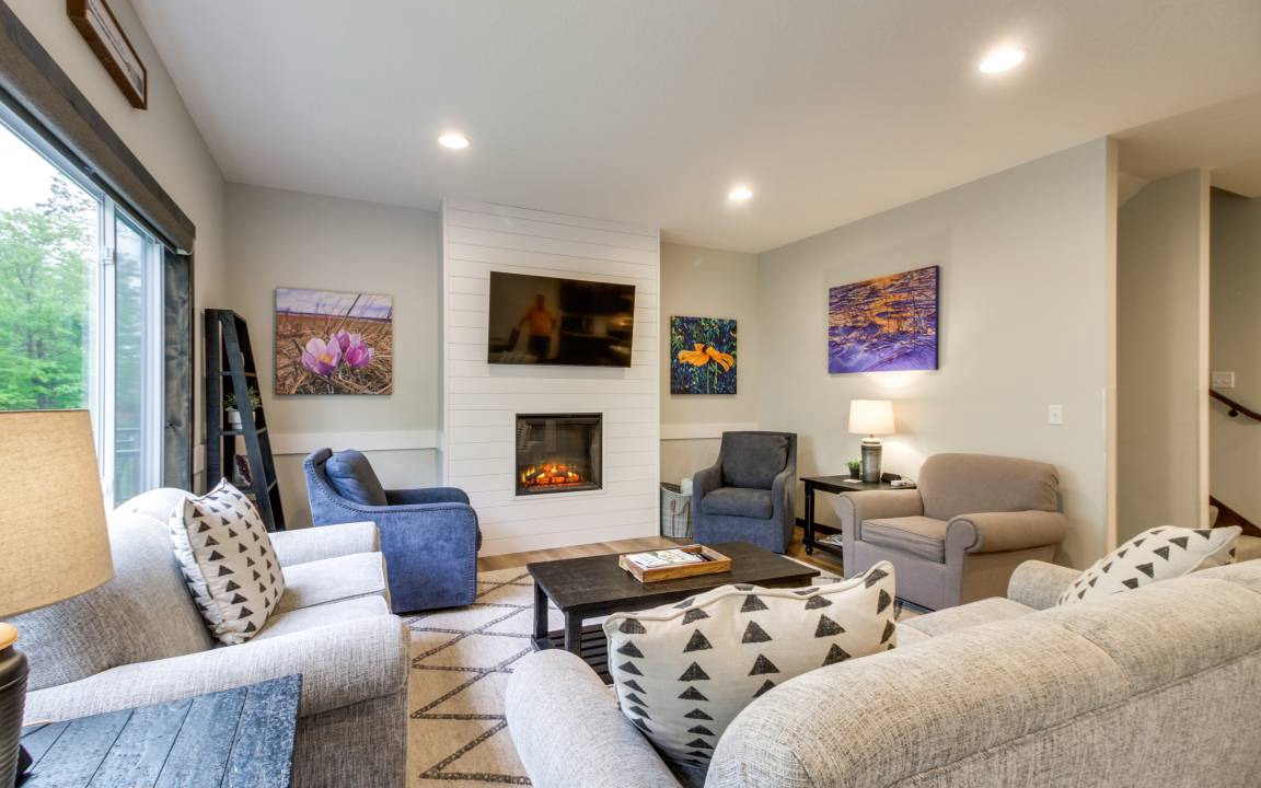 Photo of Livingroom in Lake Shore
