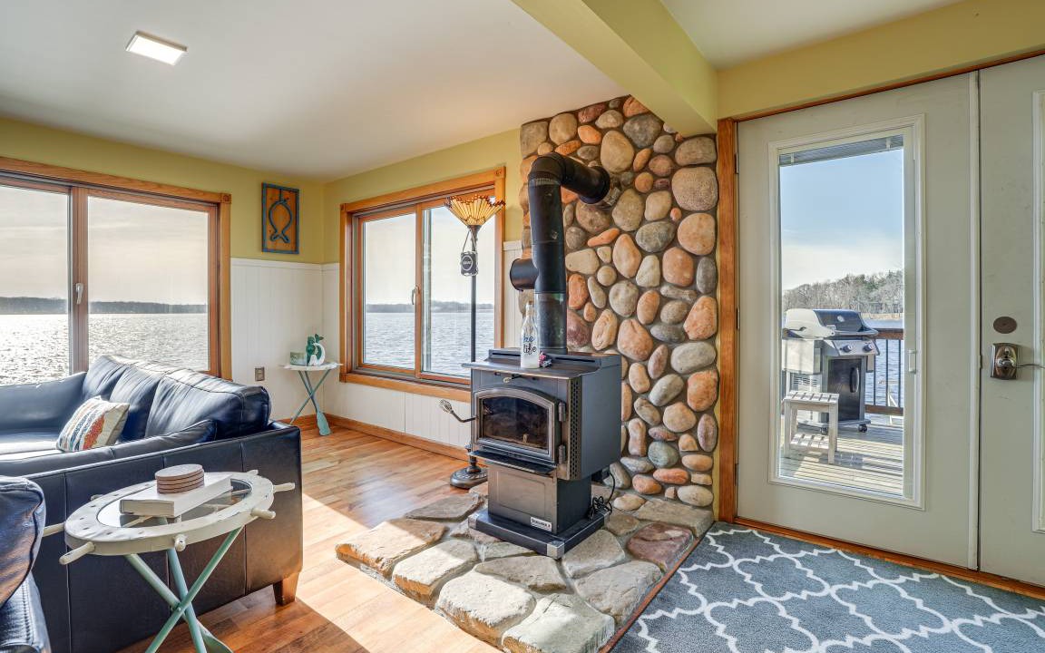 Photo of Livingroom in Delton