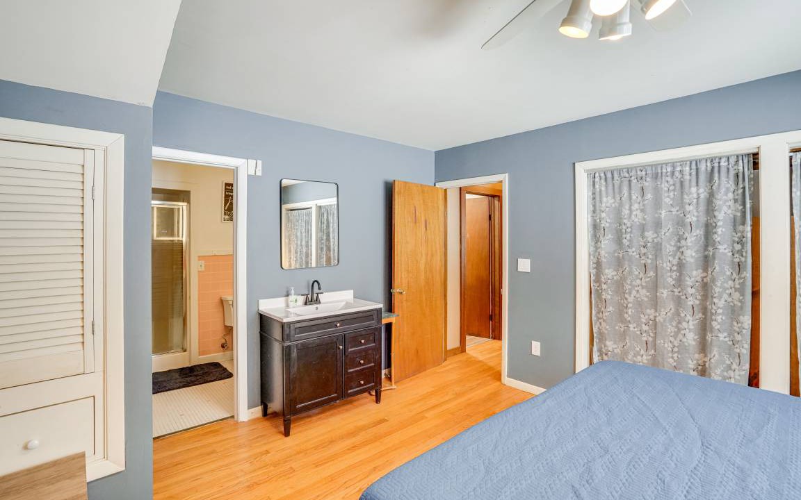 Photo of Bedroom in Canaan
