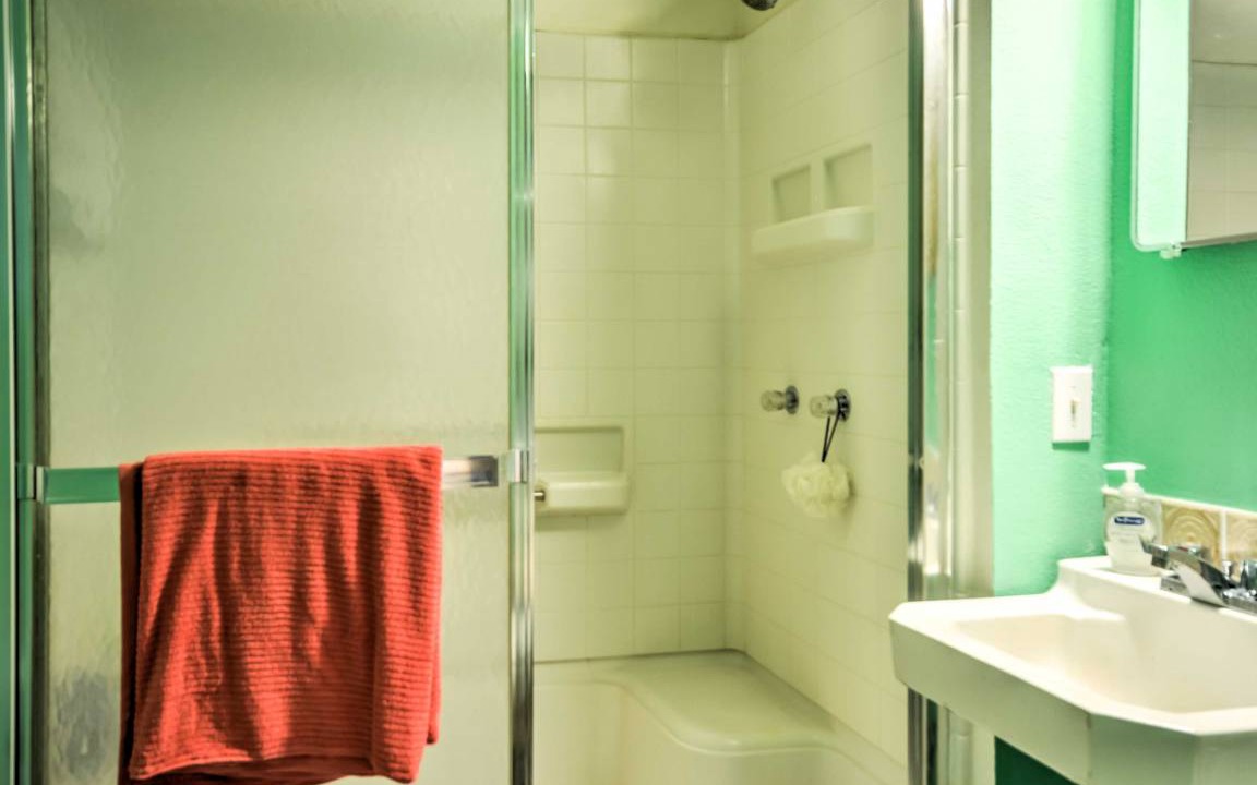 Photo of Bathroom in Springer