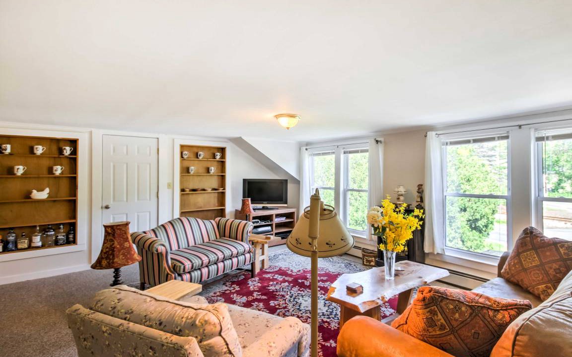 Photo of Livingroom in Manchester Center
