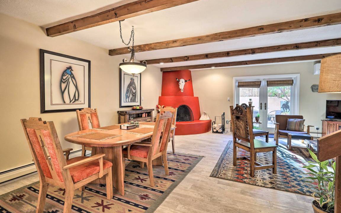 Photo of Livingroom in Northeast Santa Fe