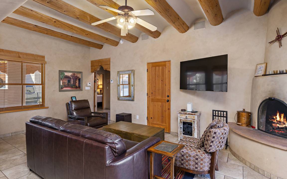 Photo of Livingroom in Northeast Santa Fe