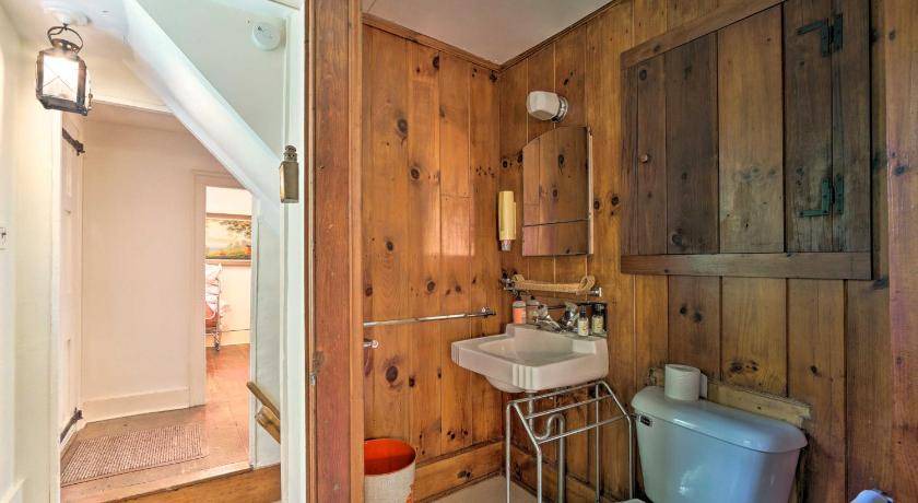 Photo of Bathroom in Salem