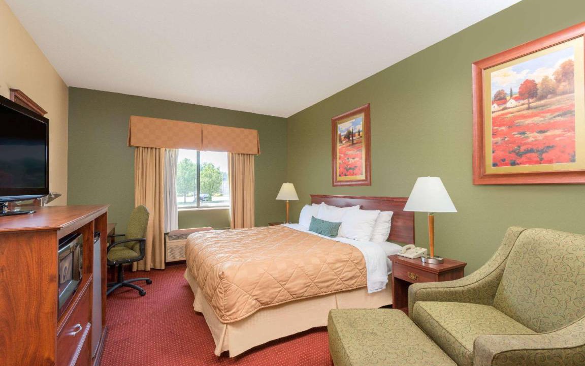 Photo of Bedroom in Catlettsburg