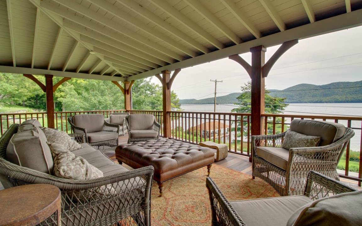 Photo of Patio Balcony in Silver Bay
