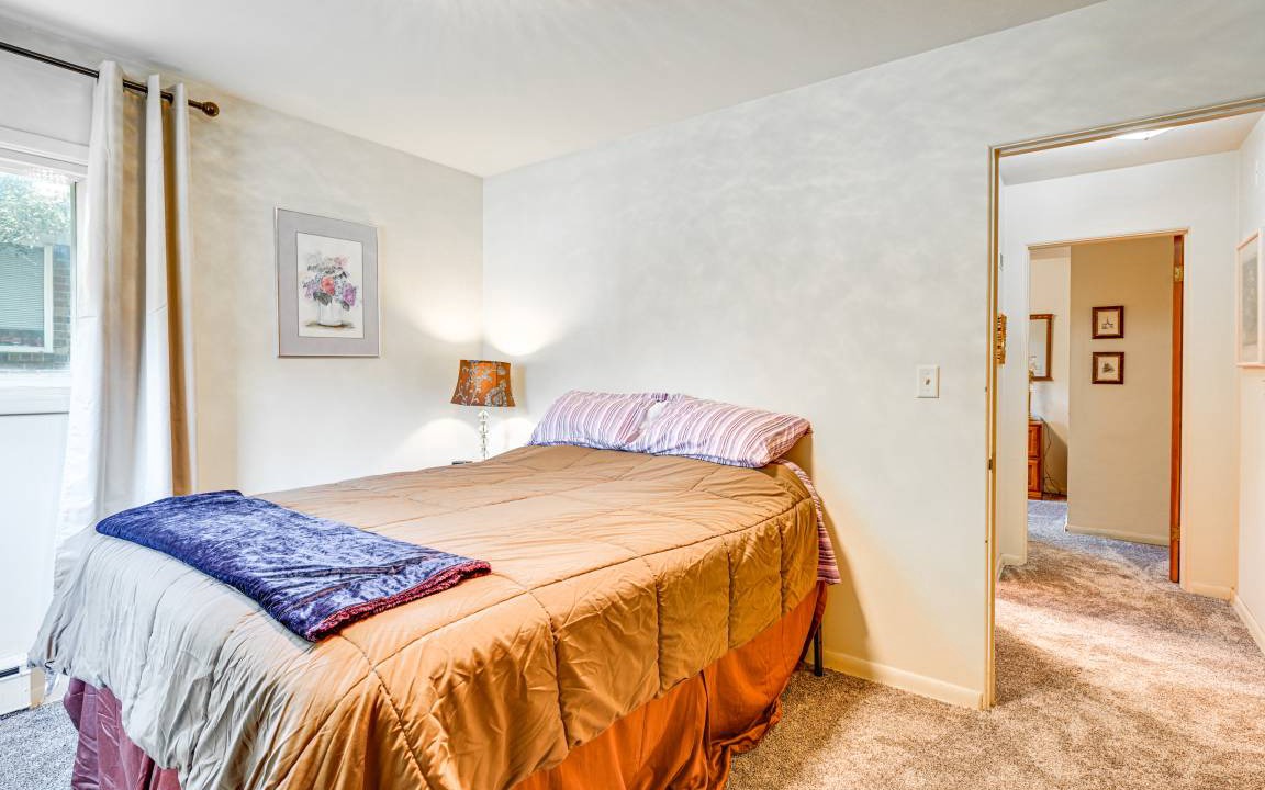 Photo of Bedroom in Lansing