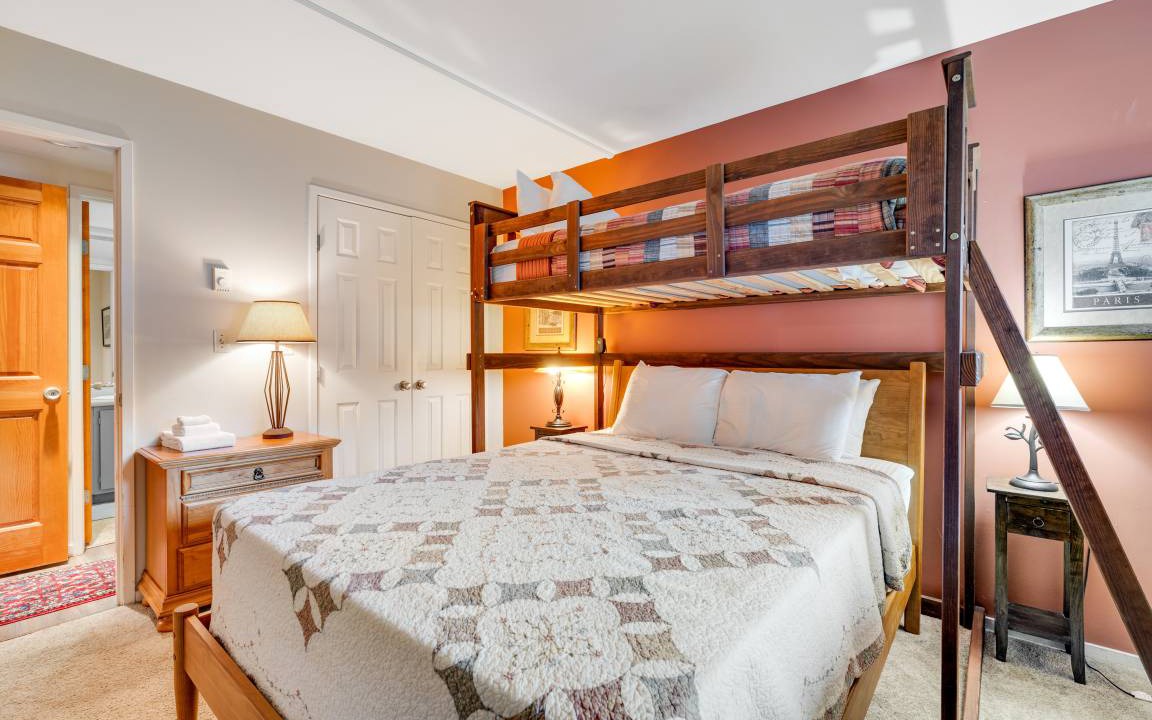 Photo of Bedroom in Warren
