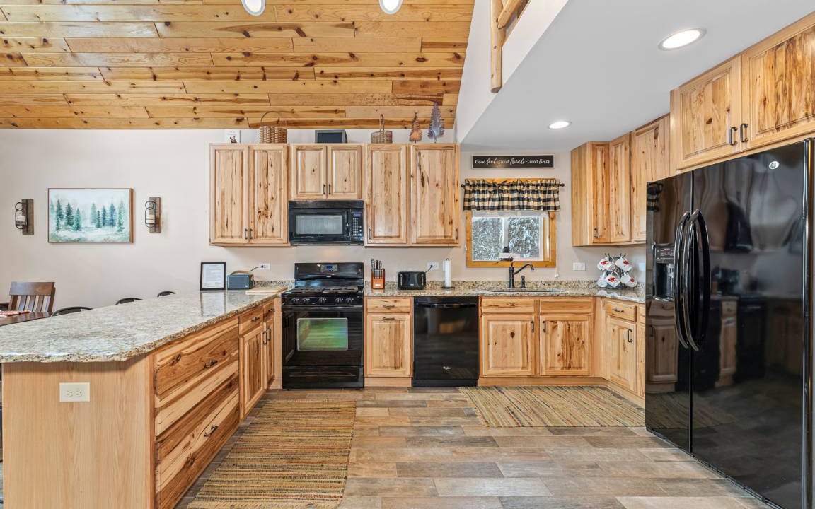 Photo of Kitchen in Lake Tomahawk