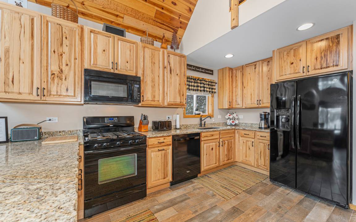 Photo of Kitchen in Lake Tomahawk