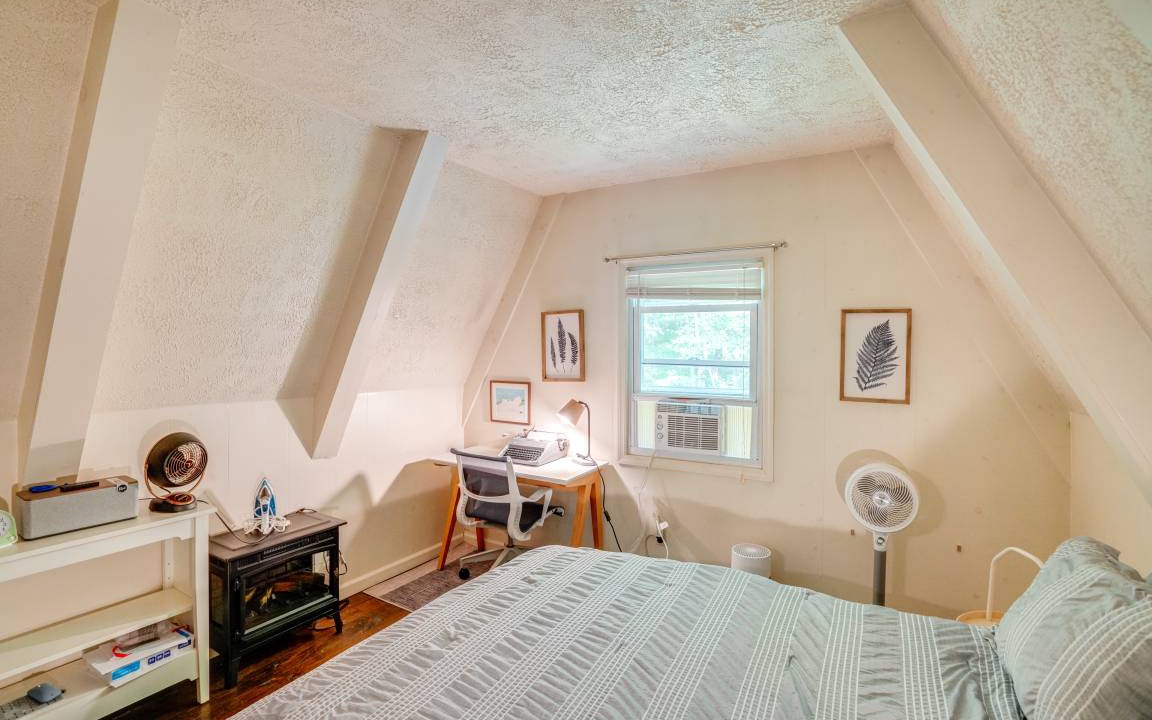 Photo of Bedroom in Becket